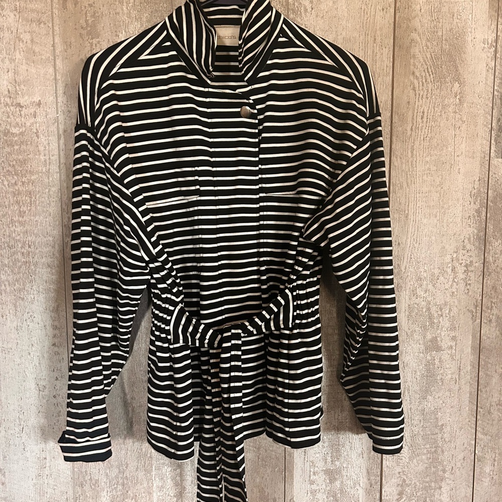 Chico women’s size 1. striped jacket. Belted. Versatile. Many quality details.